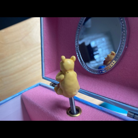 Linden Classic Pooh Disney Vintage Musical Jewelry Box - Picture 11 of 15